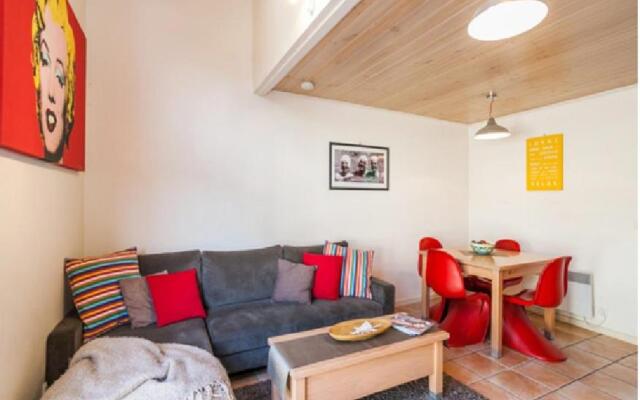 Cora Lynn - Apartment 18