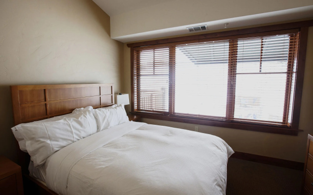 Crystal Peak Lodge by Summit County Mountain Retreats