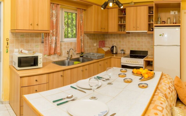 2-bed House in Alykes With Mountain Views