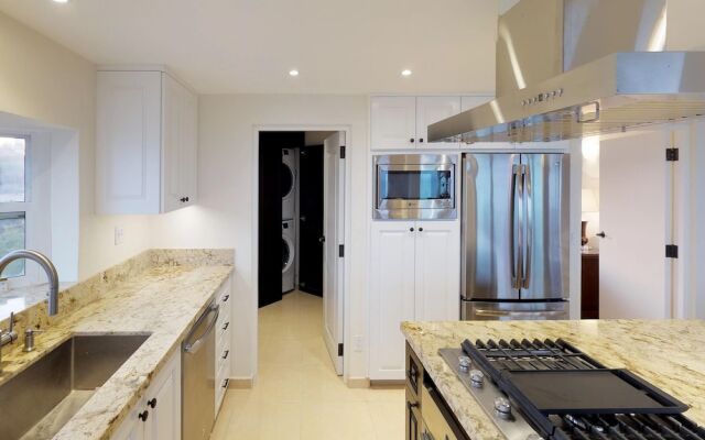 Lighthouse and Ocean Views at Villa Playamar