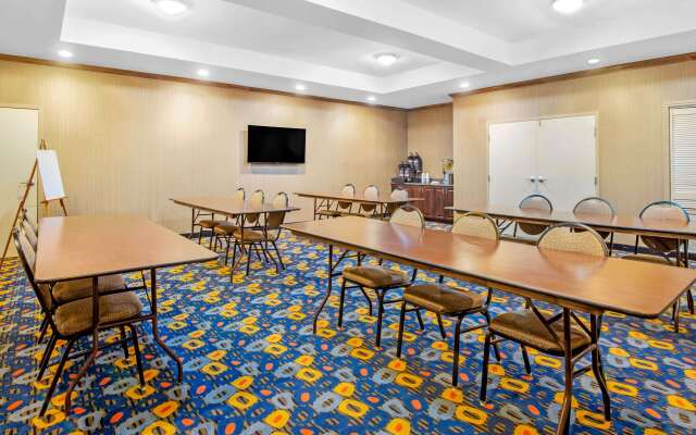 La Quinta Inn & Suites by Wyndham Glen Rose