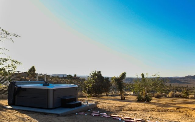 High View Haven - Hot Tub, Fire Pit & Bbq In Joshua Tree! 4 Bedroom Home by RedAwning