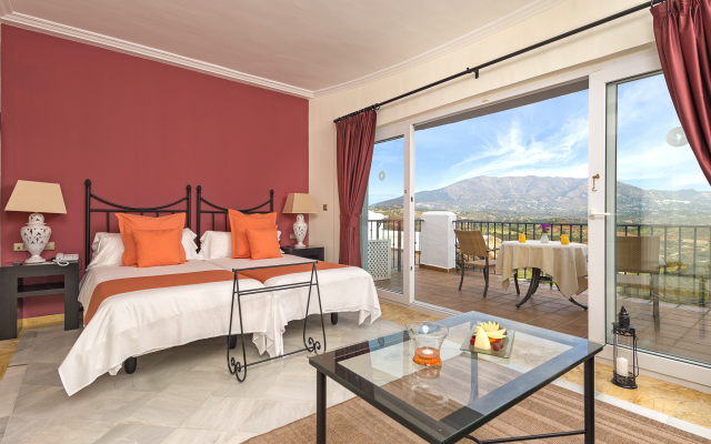 La Cala Resort