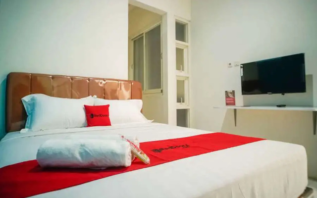 RedDoorz @ Bukit Palma Surabaya
