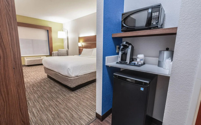 Holiday Inn Express Hotel & Suites East Lansing by IHG