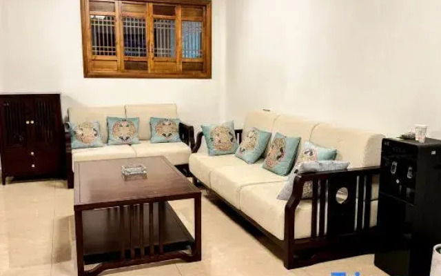 Ban Yin·Silkworm Mulberry Bureau Homestay (Jianchuan Ancient Town Branch)