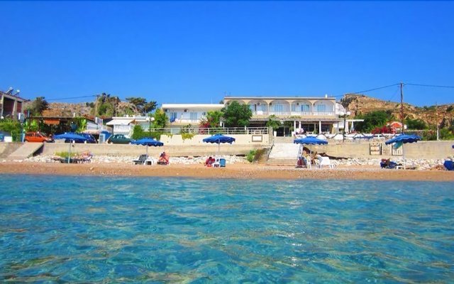 Delfini Beach Hotel