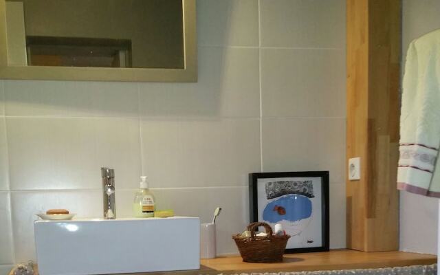 Cozy Holiday Home in Saint-privat-d'allier Near River