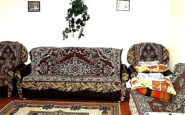 2 kom kv Sobornaja-Makarova-MAKDONAL'DS 3 krovati Wi-Fi 1etazh otdel'nyj vhod