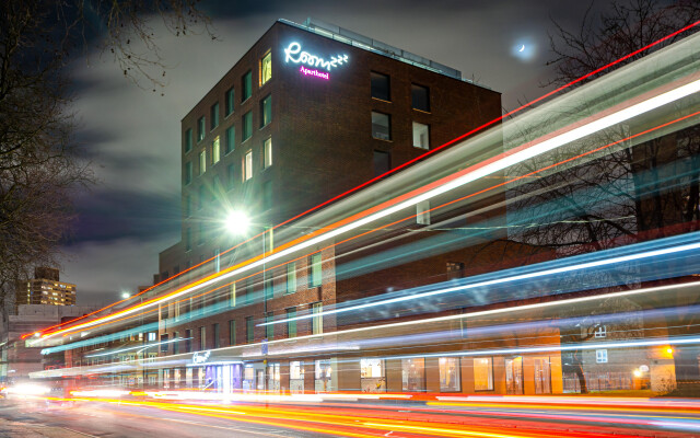 Roomzzz London Stratford