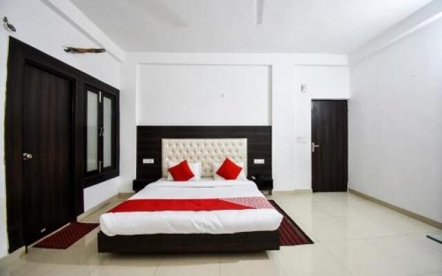 OYO 27704 Hotel Victoria