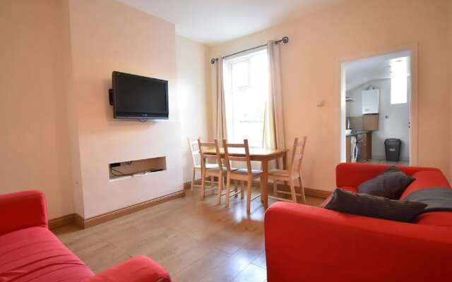 Appealing Holiday Home in Coventry near Belgrade Theatre