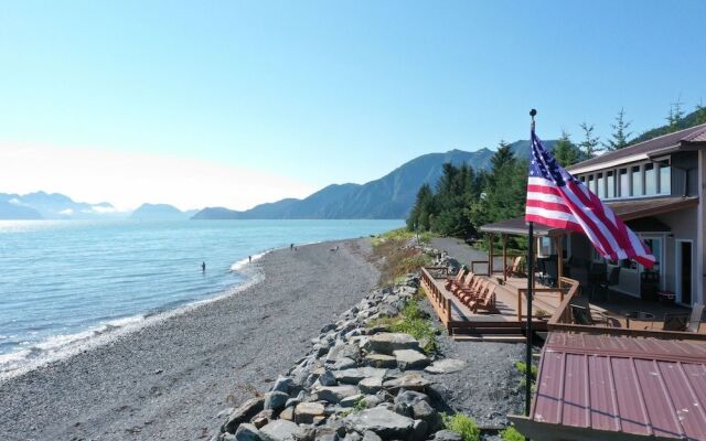 Resurrection Lodge on the Bay