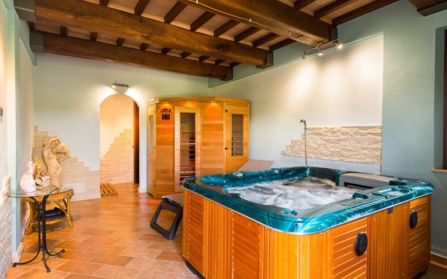 Secluded Mansion in Perugia with Hot Tub