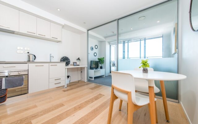 JHT - 1 BRM Apartment, Queen St, Seaview