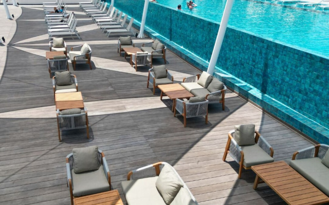One Resort Premium
