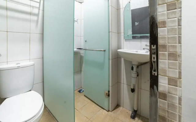 RedDoorz Plus @ Jalan Adam Malik Medan