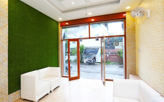 OYO 15566 Hotel Rosewood Inn