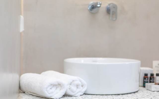 Crystal Mare Suites