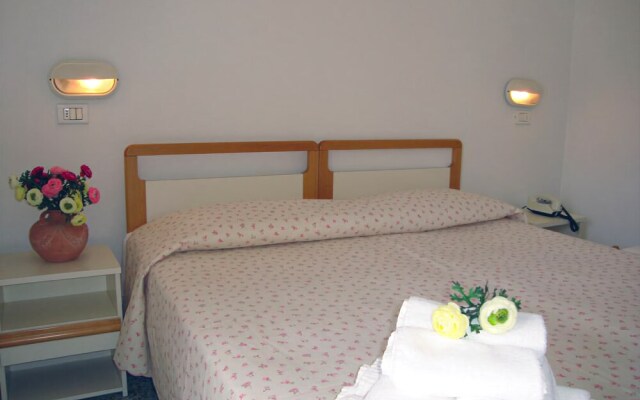 Club Hotel