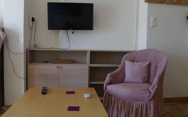 Immaculate 2-bed Apartment in Zografou