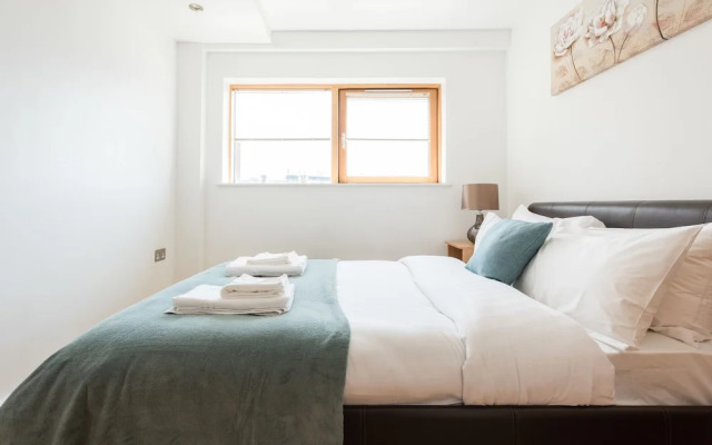 Platinum Apartment next to London Bridge 9995