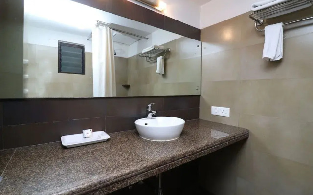 Oyo 663 Hotel Relax Inn
