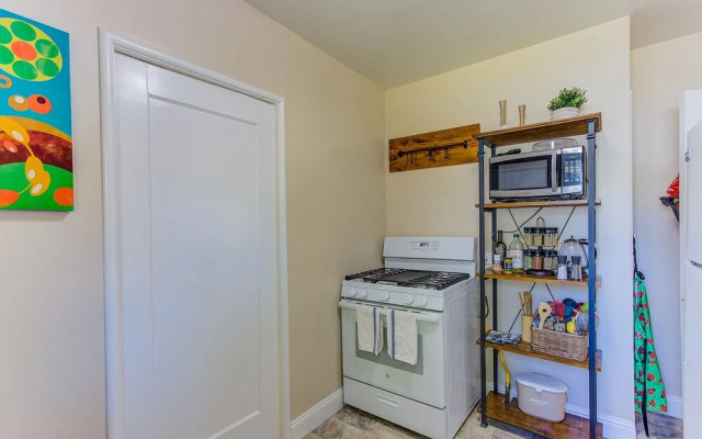 Woolsey Street - 2 Br Home