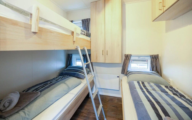 Awesome Ship/boat in Aalsmeer With 2 Bedrooms and Wifi