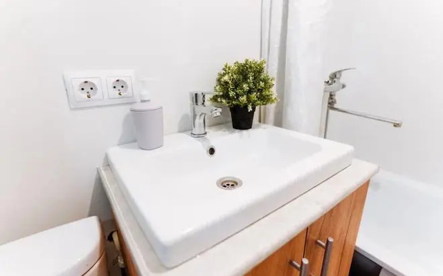 Апартаменты на проспекте Октября 112