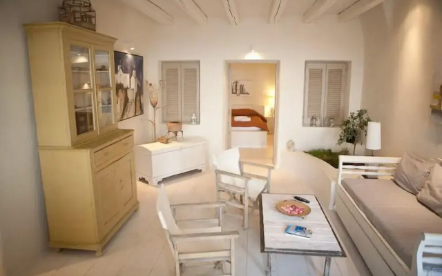 Art Villa Exogonia Santorini
