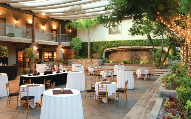 DoubleTree by Hilton Claremont