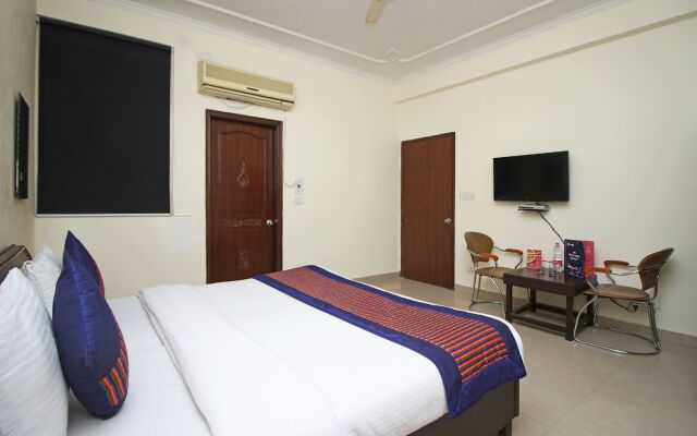 OYO 7619 Hotel VRS