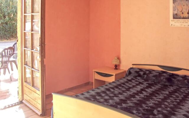 Apartment With 2 Bedrooms in Cavalaire-sur-mer, With Enclosed Garden -