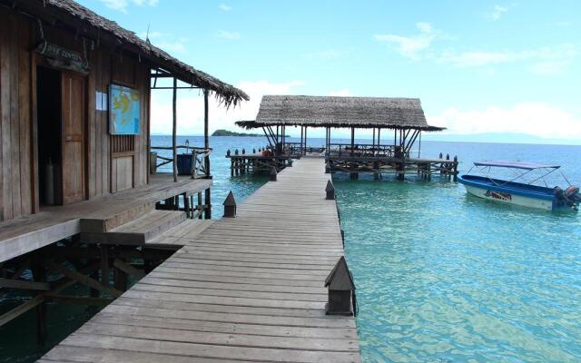 Waiwo Dive Resort