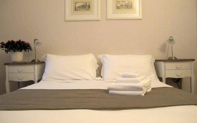 La Maison DArt Suite Pantheon