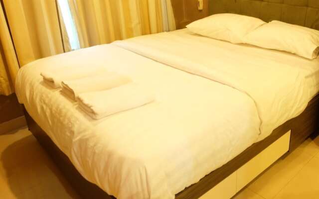 Pondok Indah At Hampton's Park Apartment