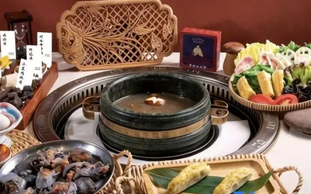 Yueshan Hillside Reverie | 270° Snow Mountain View | Smart Designer Vacation Apartment – Restaurant – Lijiang