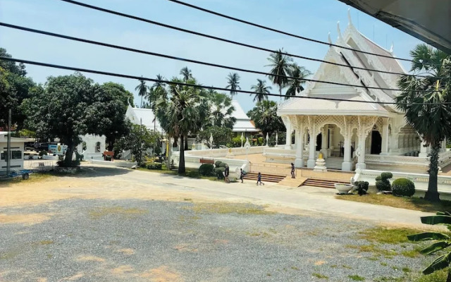 Apartment Wat Sawang Arom 08