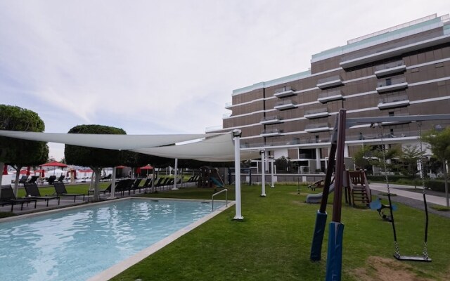 Palm Perfection 3BR with Private Beach