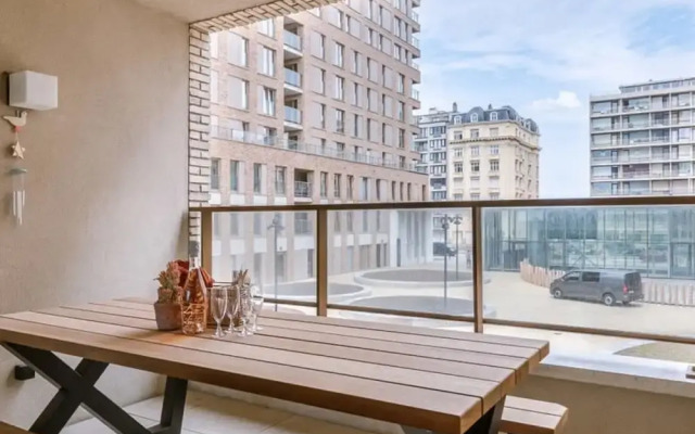Beautiful Apartment With Parking Close to the sea