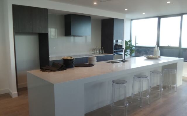 Whitehorse Towers Self Service Apartment