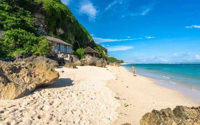 Cliffront Tropical Villa Cantik