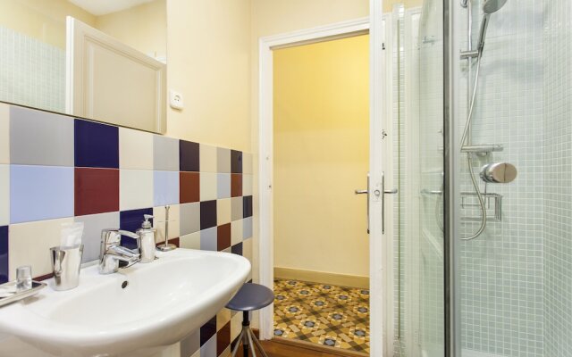 1402 - Elegant City Centre Apartment