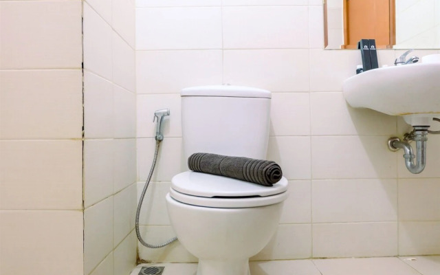 Compact 2br Woodland Park Apartment