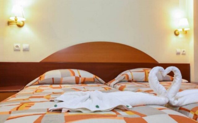 Euroxenia Marathon Hotel