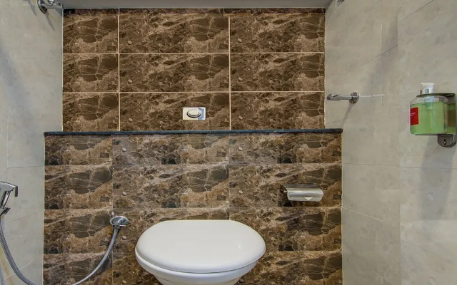 OYO Townhouse 040 Global Village Tech Park