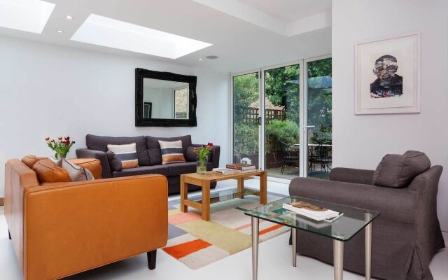 Veeve - Hampstead Contemporary