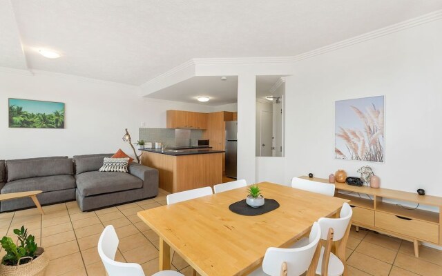 BEACH BLISS LUXURIOUS APARTMENT with POOL