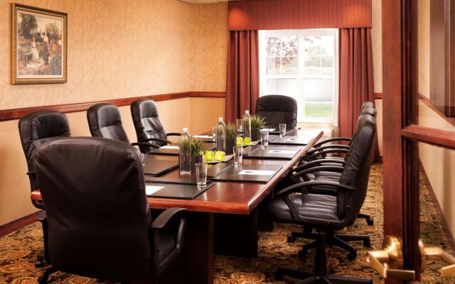 Country Inn & Suites by Radisson, Milwaukee West (Brookfield), WI